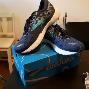 women's running shoes